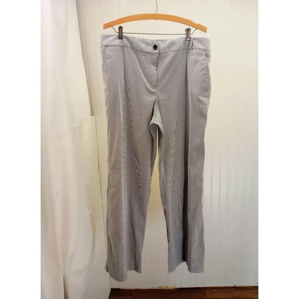 George pinstripe wide leg, high rise, dress pants. Size 16 - Picture 2 of 6